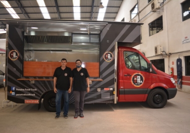 Truckvan entrega primeiro food truck para Guaratinguetá