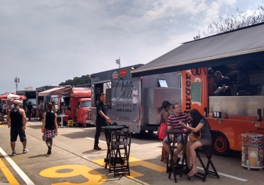 Food trucks doam parte das vendas para projetos sociais