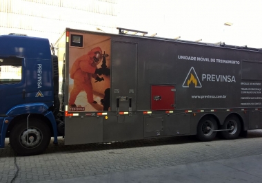 Truckvan entrega segunda unidade móvel para multinacional