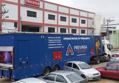 Truckvan entrega Unidade Móvel de Alta Tecnologia no combate contra incêndios