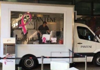 Beauty Truck da Truckvan realiza a Ação Outubro Rosa Pantene